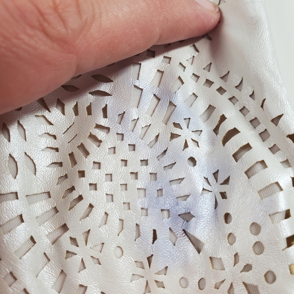 Blank NYC Pearl White Filigree Faux Leather Short - Picture 8 of 11